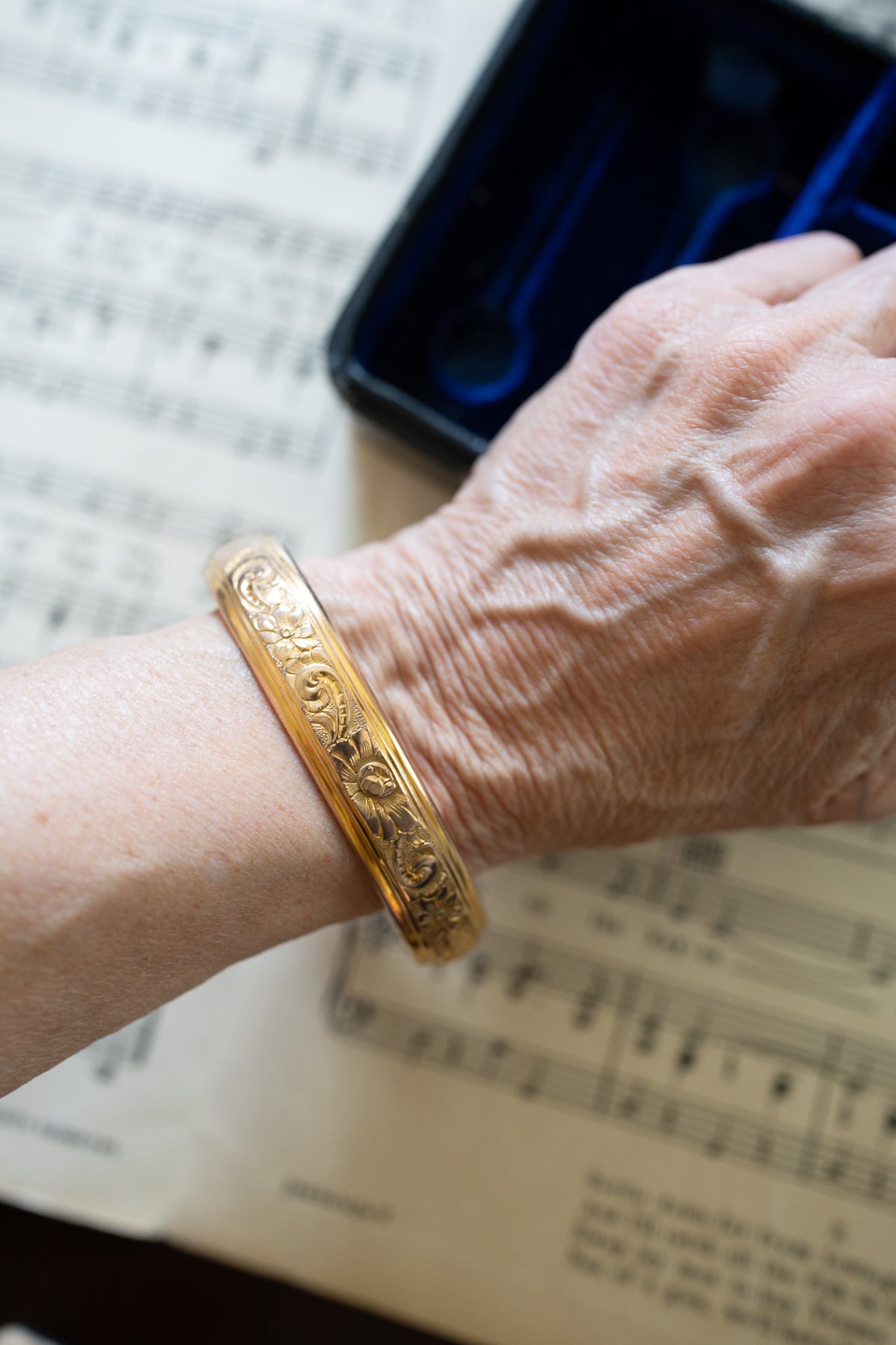Floral Banded Bevel Antique Gold-Filled Bracelet