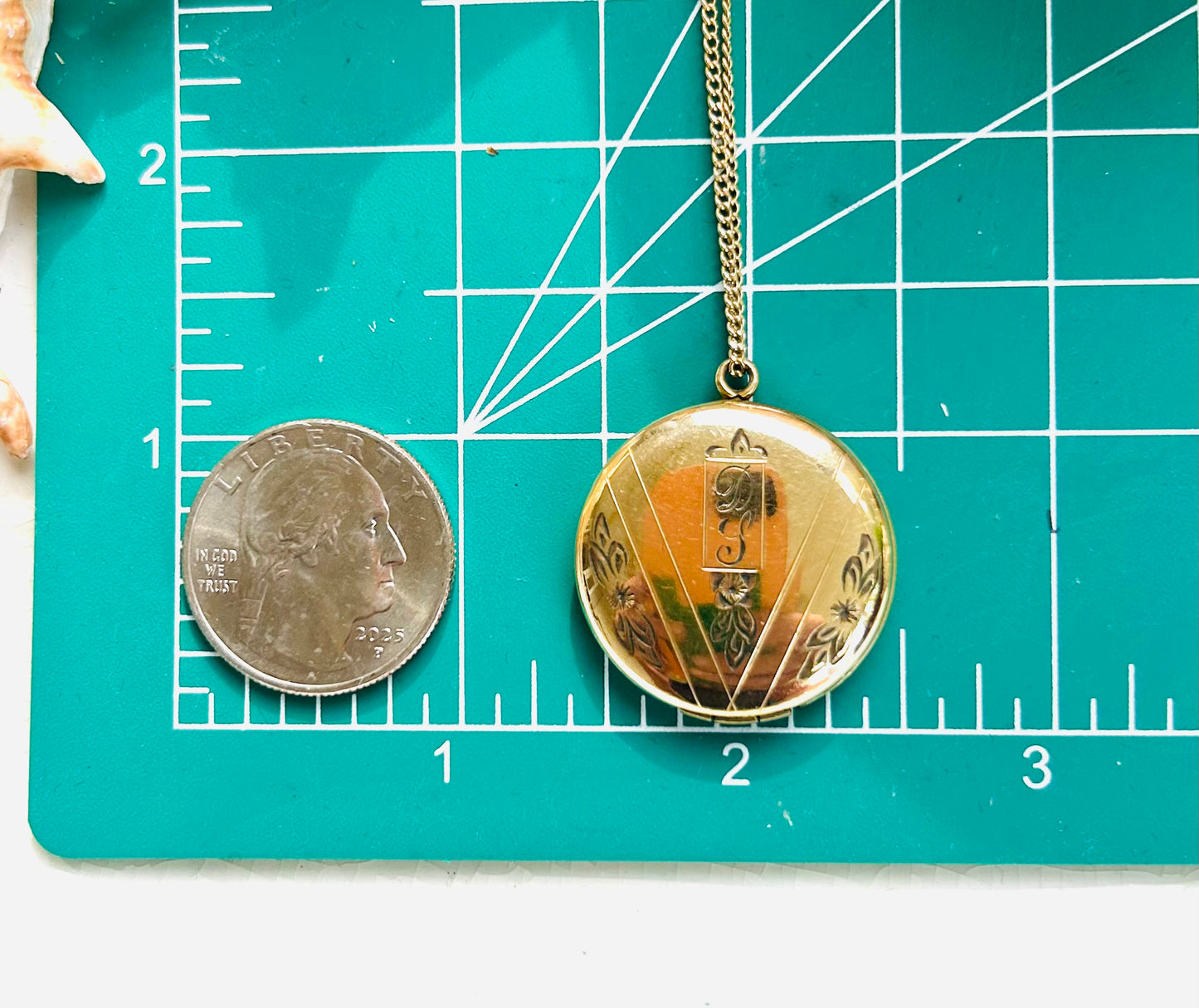 DS Engraved Locket