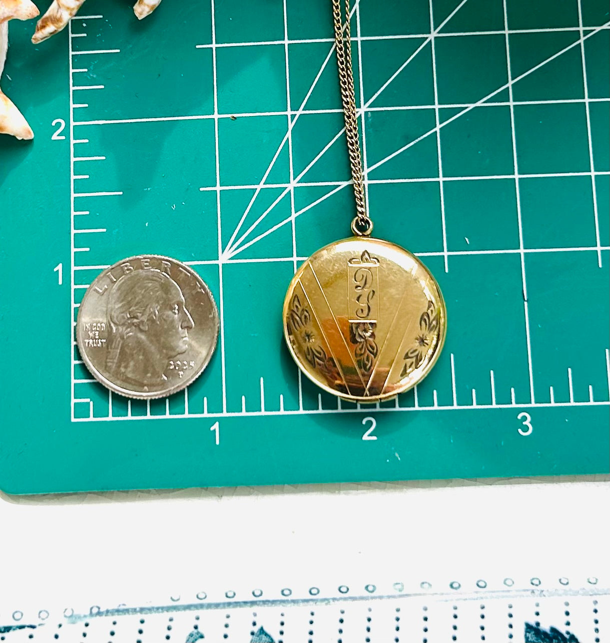 DS Engraved Locket